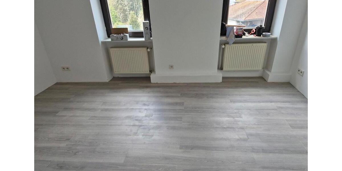 Doppelhaushälfte Illingen - 7 Zimmer, 260 m&sup2;, 320.000&euro; | Angebot:24786582