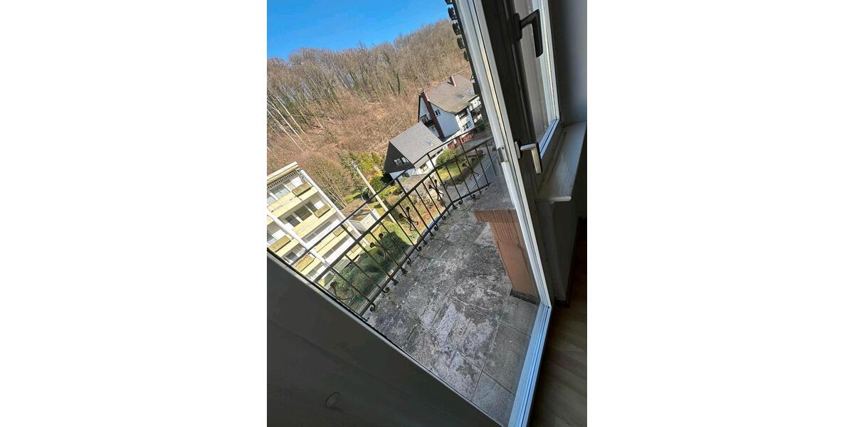 Etagenwohnung Saarbrücken Eschberg - 3 Zimmer, 100 m&sup2;, 750&euro; | Angebot:25366214