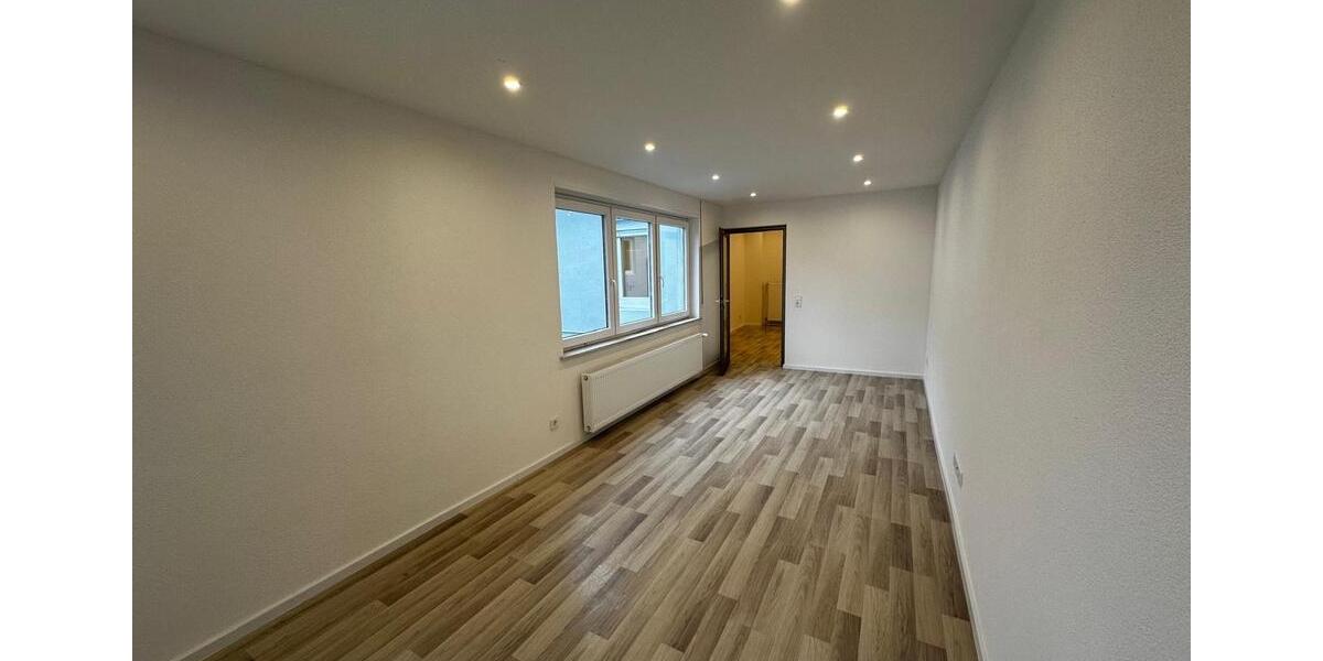 Reihenhaus Völklingen - 6 Zimmer, 160 m&sup2;, 1.300&euro; | Angebot:25439583