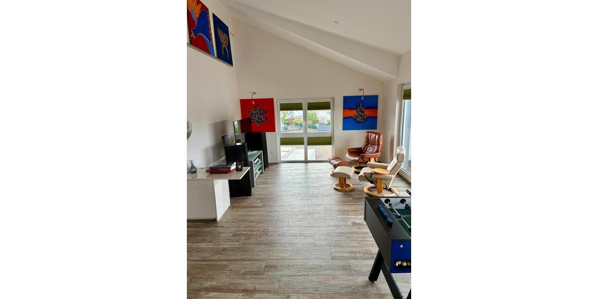 Dachgeschoßwohnung Schwalbach - 3 Zimmer, 113 m&sup2;, 475.000&euro; | Angebot:27277964