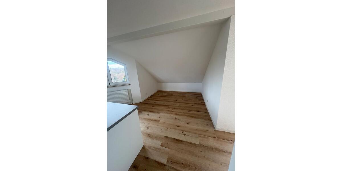 Dachgeschoßwohnung Saarlouis - 3 Zimmer, 80 m&sup2;, 770&euro; | Angebot:25945411