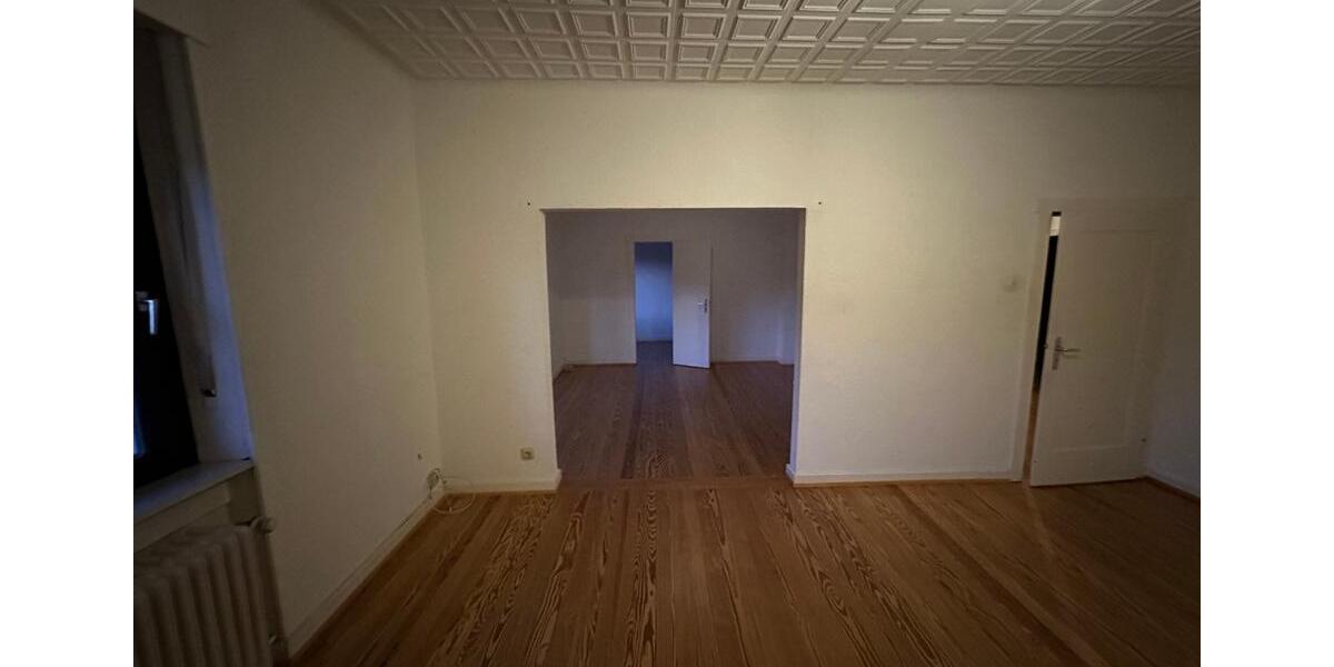 Etagenwohnung Saarbrücken Brebach-Fechingen - 4 Zimmer, 85 m&sup2;, 650&euro; | Angebot:25150577