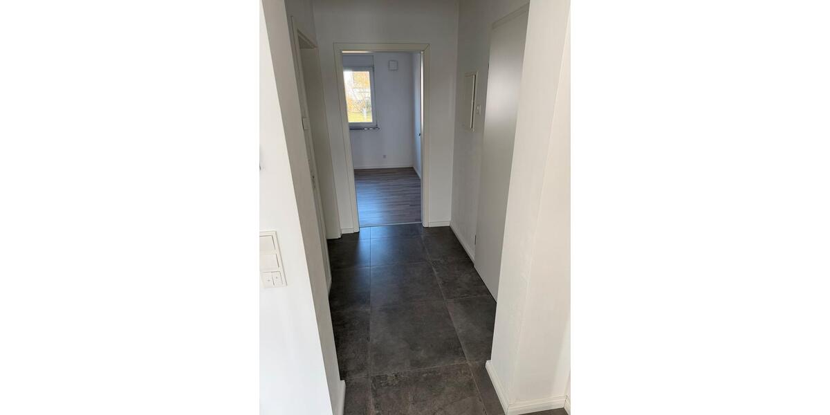 Etagenwohnung Schiffweiler - 1 Zimmer, 60 m&sup2;, 890&euro; | Angebot:25395684