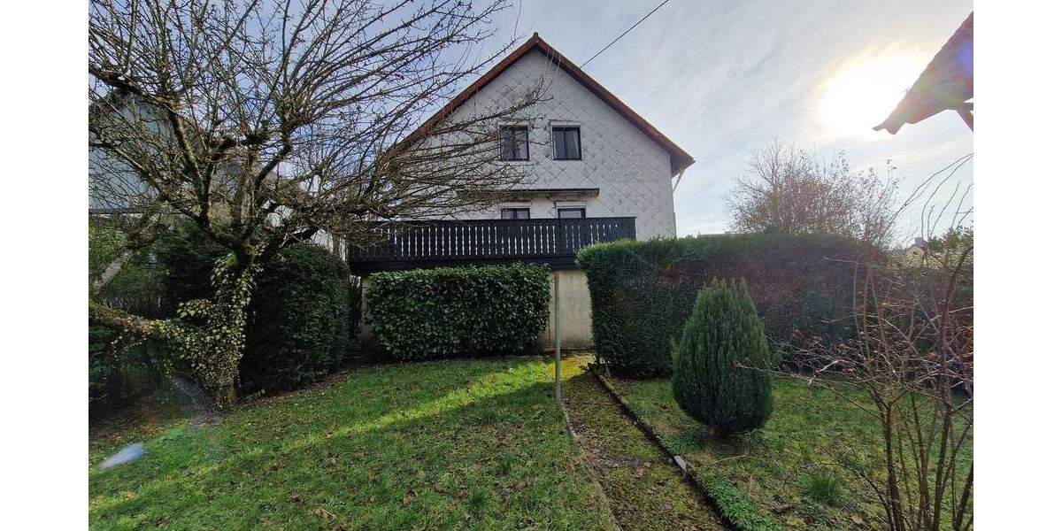 Einfamilienhaus Tholey - 8 Zimmer, 150 m&sup2;, 200.000&euro; | Angebot:25661343