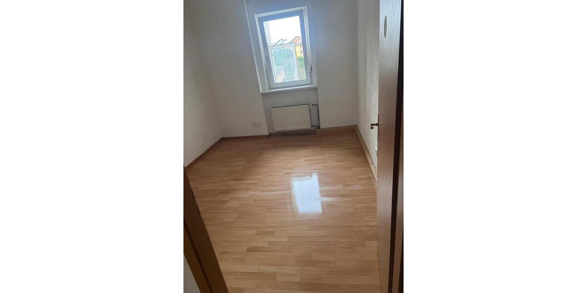 Etagenwohnung Neunkirchen - 3 Zimmer, 85 m&sup2;, 865&euro; | Angebot:24838424