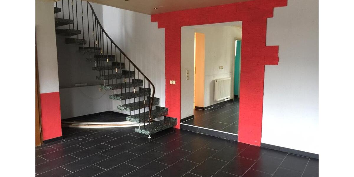 Reihenhaus Saarbrücken Brebach-Fechingen - 5 Zimmer, 150 m&sup2;, 800&euro; | Angebot:26670342