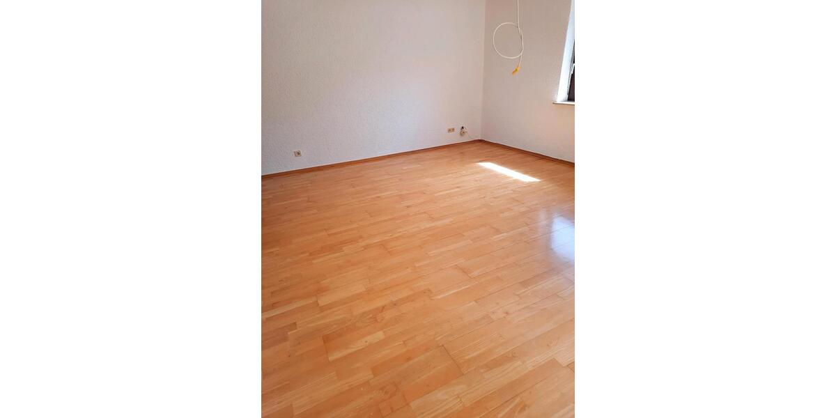 Dachgeschoßwohnung Saarbrücken Dudweiler - 3 Zimmer, 73 m&sup2;, 135.000&euro; | Angebot:26585903