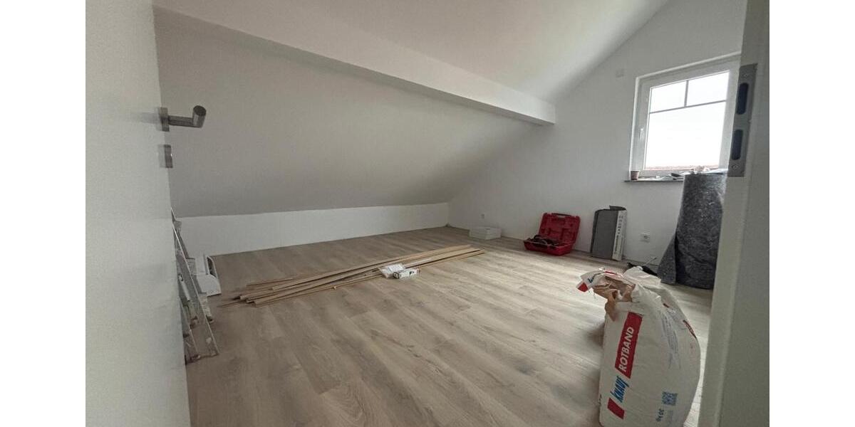 Etagenwohnung Saarwellingen - 2 Zimmer, 85 m&sup2;, 700&euro; | Angebot:26535304