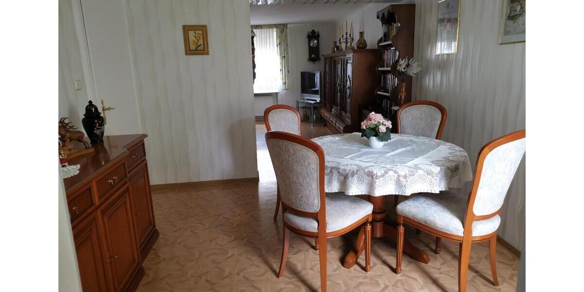 Reihenhaus Schwalbach - 7 Zimmer, 180 m&sup2;, 275.000&euro; | Angebot:27641904