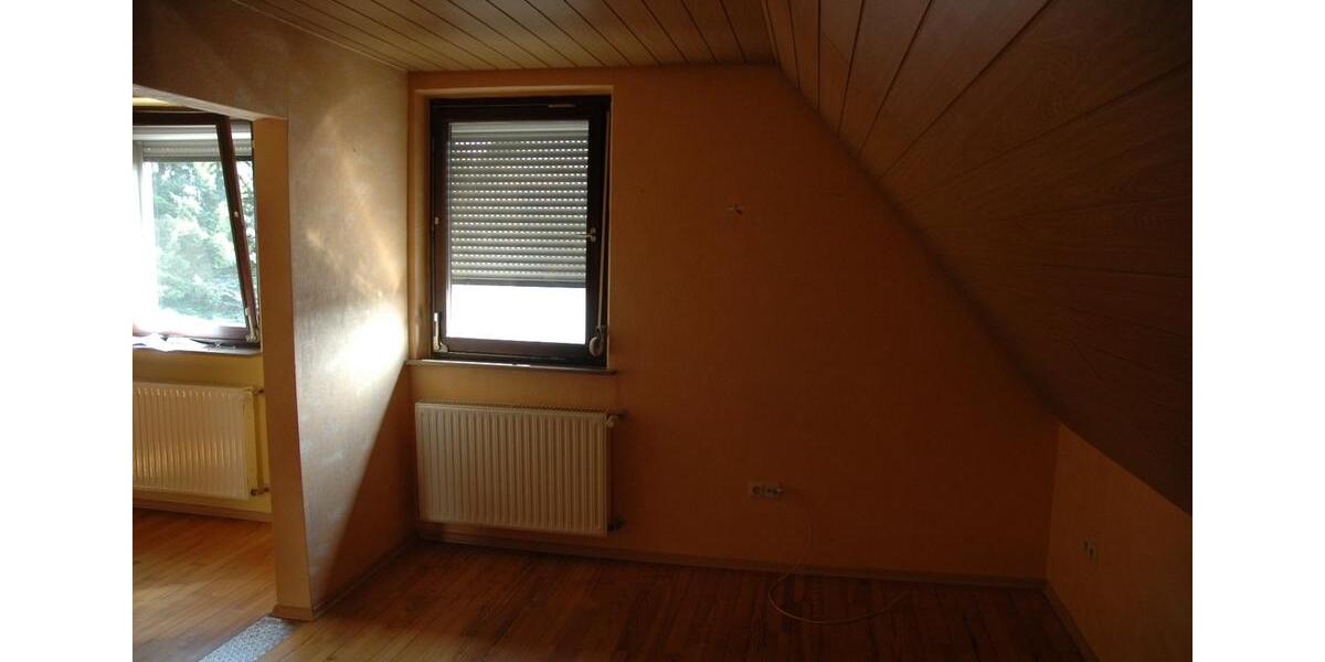 Dachgeschoßwohnung Merchweiler - 2 Zimmer, 37 m&sup2;, 310&euro; | Angebot:25149526