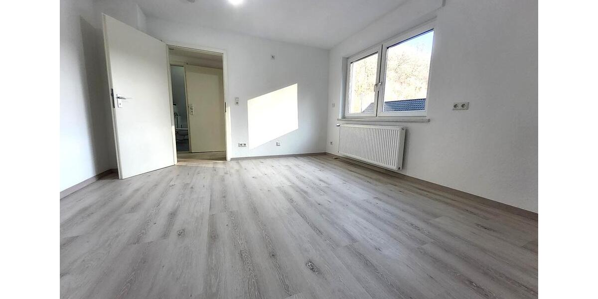 Dachgeschoßwohnung Saarbrücken Eschberg - 2.5 Zimmer, 51 m&sup2;, 560&euro; | Angebot:25840287