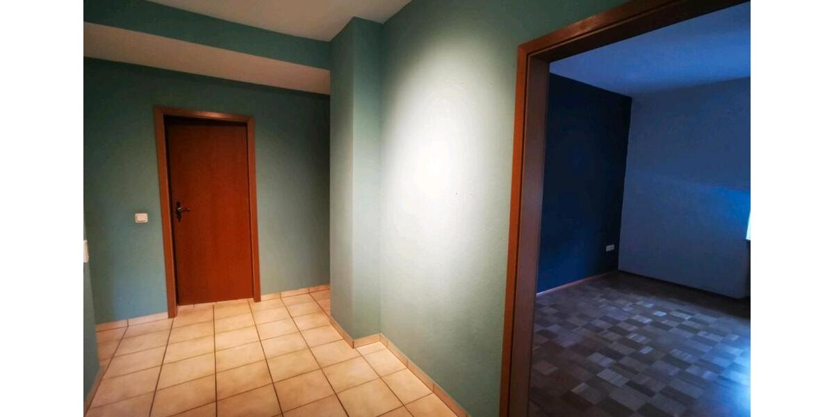 Etagenwohnung Saarbrücken Eschberg - 4 Zimmer, 100 m&sup2;, 900&euro; | Angebot:25177222