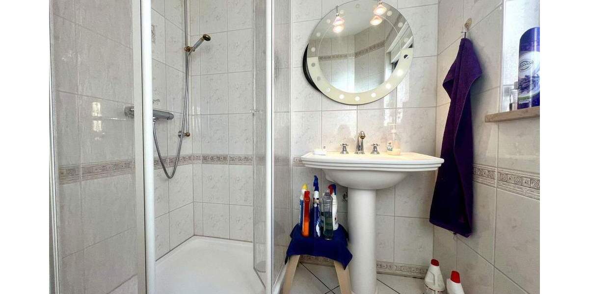 Einfamilienhaus Neunkirchen Innenstadt - 6 Zimmer, 210 m&sup2;, 395.000&euro; | Angebot:25755189