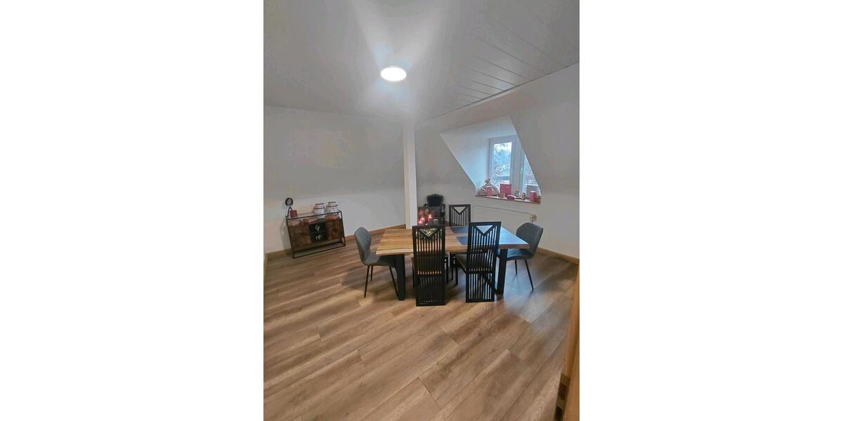 Dachgeschoßwohnung Zweibrücken - 4 Zimmer, 115 m&sup2;, 800&euro; | Angebot:25100954