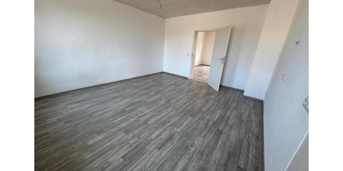 Erdgeschoßwohnung Saarlouis - 4 Zimmer, 110 m&sup2;, 1.350&euro; | Angebot:26646387