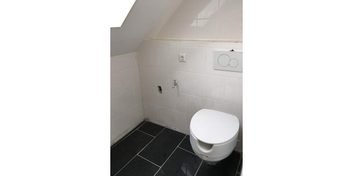 Dachgeschoßwohnung Saarbrücken Dudweiler - 3 Zimmer, 65 m&sup2;, 550&euro; | Angebot:25857849