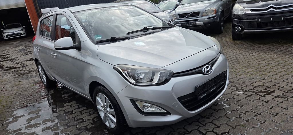Hyundai i20 200.000 km 3.380 &euro; Saarlouis 66740