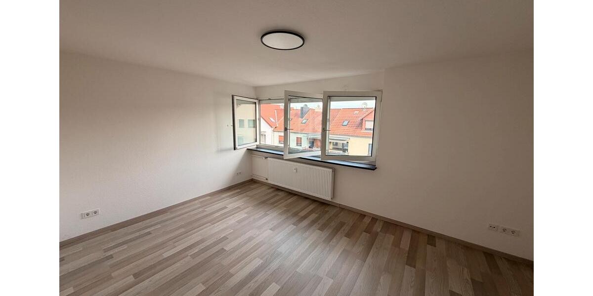 Etagenwohnung Saarbrücken Neue Bremm - 2.5 Zimmer, 85 m&sup2;, 850&euro; | Angebot:27640226