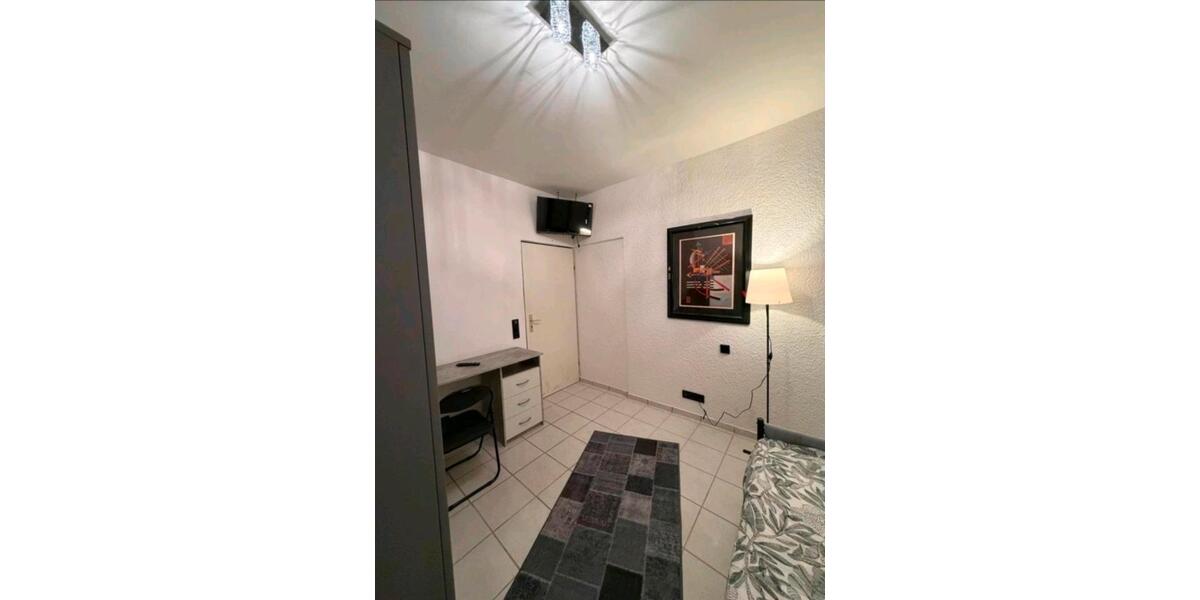 Erdgeschoßwohnung Saarbrücken Neue Bremm - 1 Zimmer, 15 m&sup2;, 430&euro; | Angebot:26422343