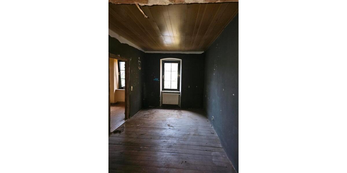 Einfamilienhaus Sankt Wendel - 9 Zimmer, 223 m&sup2;, 160.000&euro; | Angebot:23163782