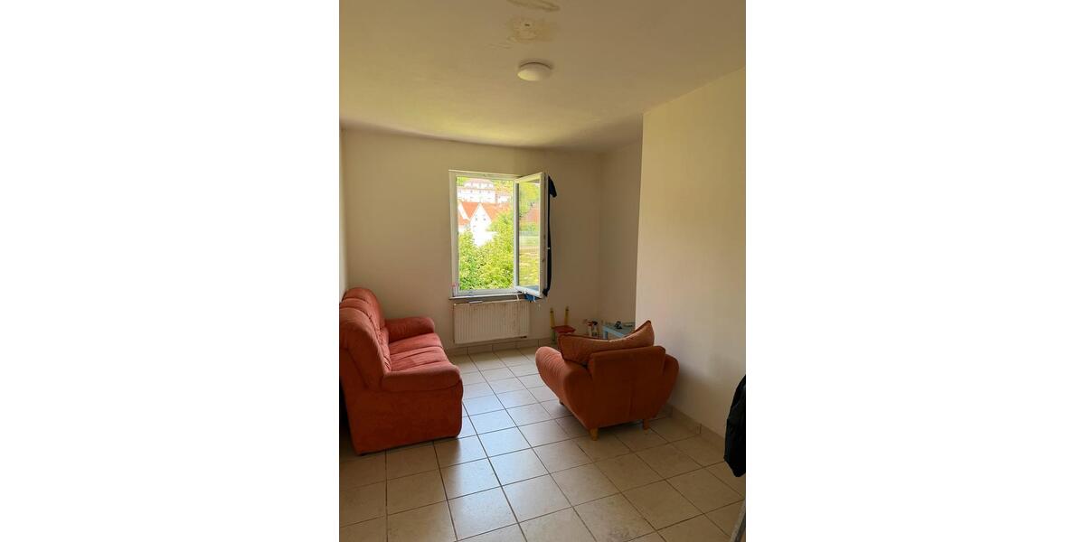 Etagenwohnung Saarbrücken Eschberg - 4 Zimmer, 90 m&sup2;, 750&euro; | Angebot:26702410