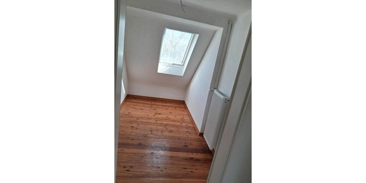 Dachgeschoßwohnung Saarlouis - 3 Zimmer, 60 m&sup2;, 620&euro; | Angebot:25866778