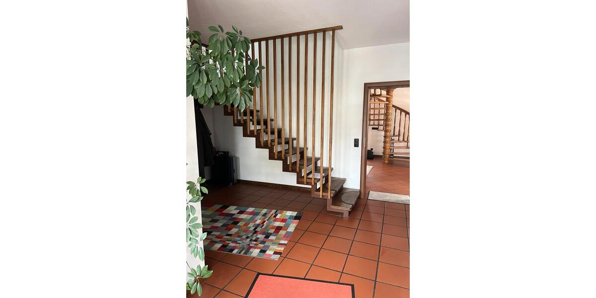 Villa Schwalbach - 12 Zimmer, 390 m&sup2;, 550.000&euro; | Angebot:26579085
