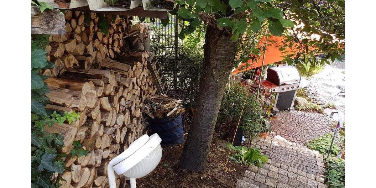 Etagenwohnung Neunkirchen Innenstadt - 3 Zimmer, 120 m&sup2;, 900&euro; | Angebot:25665458