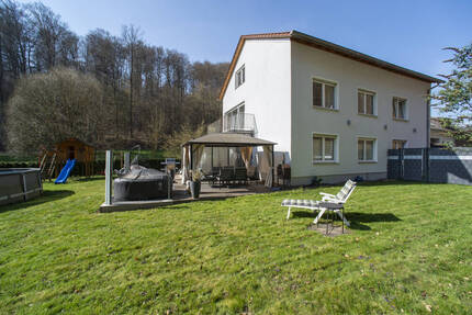 Haus Saarbrücken / Brebach-Fechingen Brebach-Fechingen - 9 Zimmer, 250 m&sup2;, 415.000&euro; | Angebot:25957973