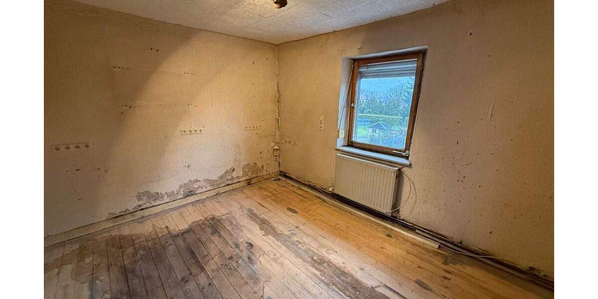 Einfamilienhaus Quierschied Göttelborn - 7 Zimmer, 123 m&sup2;, 99.000&euro; | Angebot:25695588