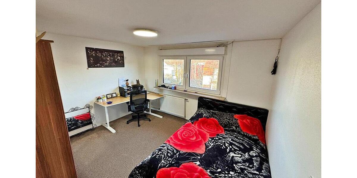 Reihenhaus Saarbrücken St. Arnual - 8 Zimmer, 170 m&sup2;, 319.000&euro; | Angebot:25403151