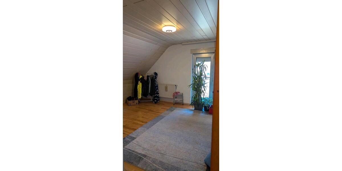 Etagenwohnung Saarbrücken Kieselhumes - 4 Zimmer, 130 m&sup2;, 1.000&euro; | Angebot:25857857