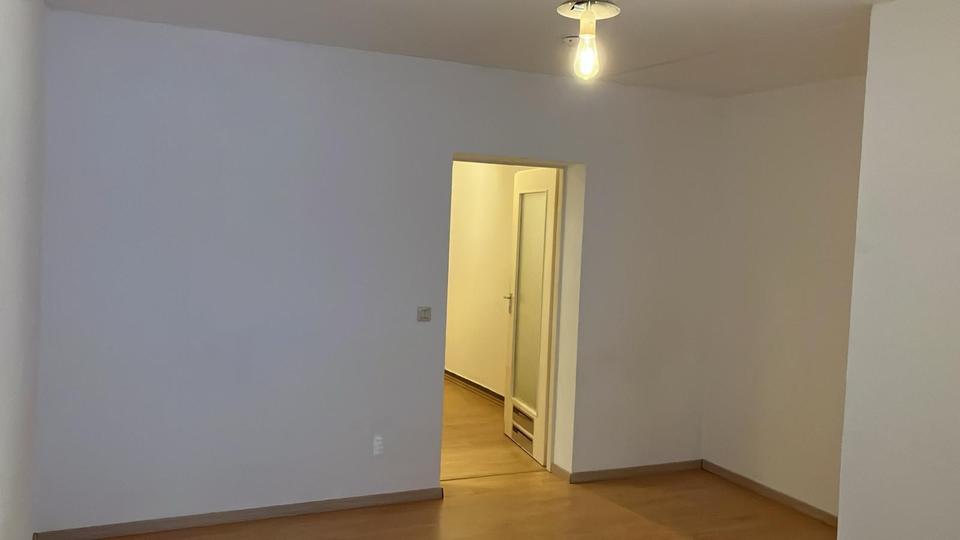 Etagenwohnung Saarbrücken Eschberg - 1 Zimmer, 33 m&sup2;, 350&euro; | Angebot:25931485