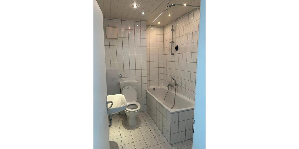 Etagenwohnung Saarbrücken Neue Bremm - 3 Zimmer, 75 m&sup2;, 600&euro; | Angebot:26662954