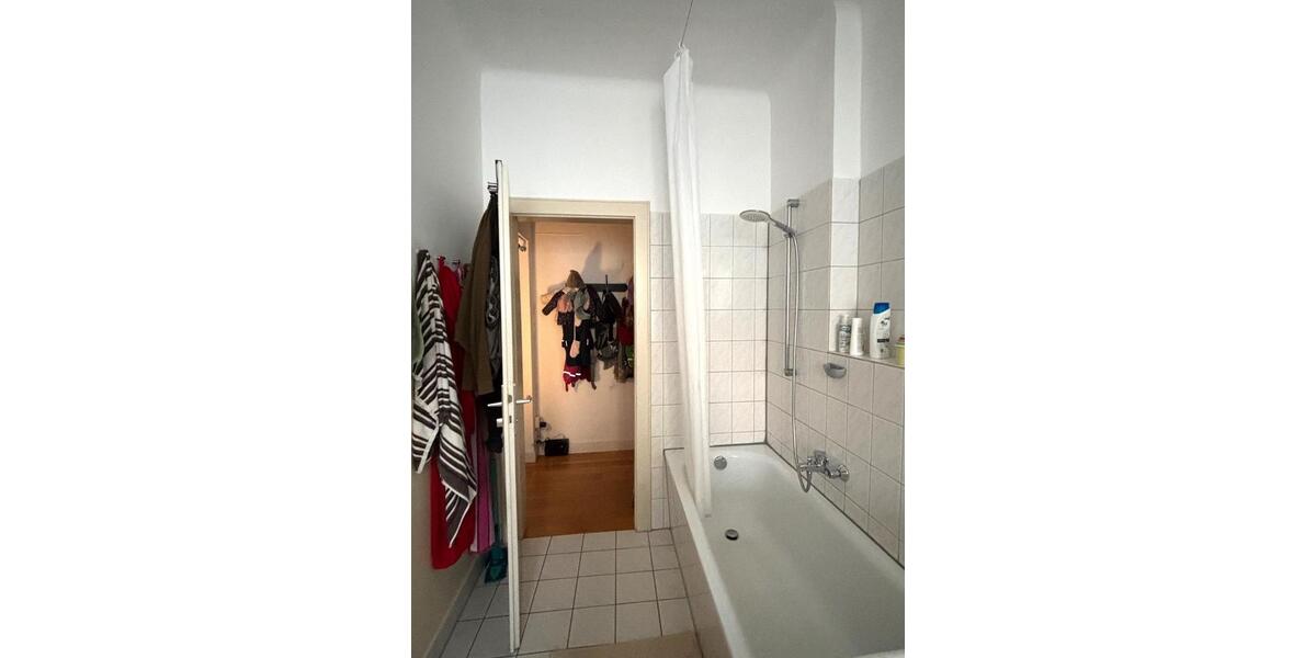 Etagenwohnung Saarbrücken Neue Bremm - 3 Zimmer, 93 m&sup2;, 920&euro; | Angebot:24753778