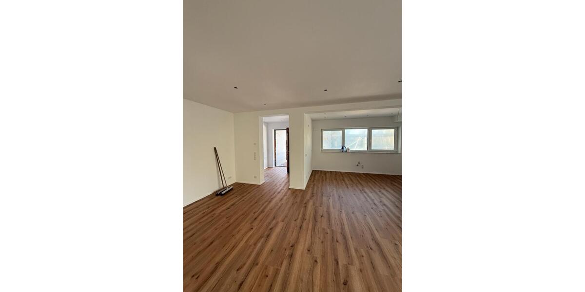 Erdgeschoßwohnung Saarlouis - 2 Zimmer, 77 m&sup2;, 850&euro; | Angebot:25838097