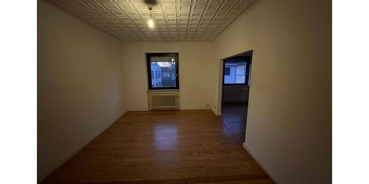 Etagenwohnung Saarbrücken Brebach-Fechingen - 4 Zimmer, 85 m&sup2;, 650&euro; | Angebot:25150577