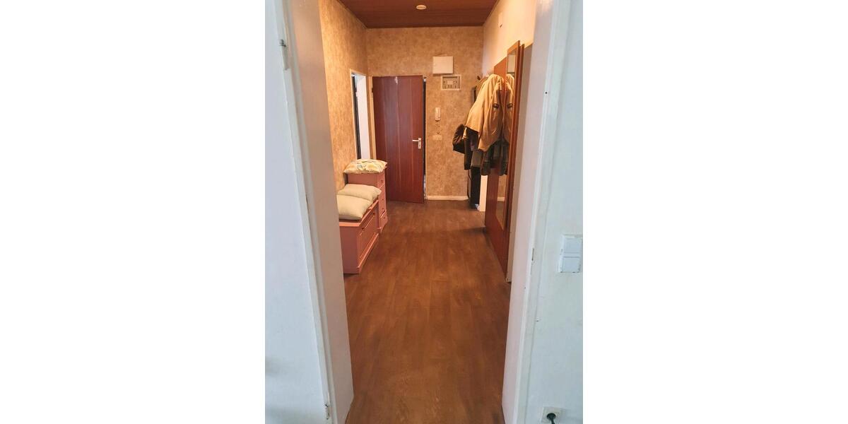 Etagenwohnung Saarbrücken Neue Bremm - 3 Zimmer, 75 m&sup2;, 600&euro; | Angebot:26328119