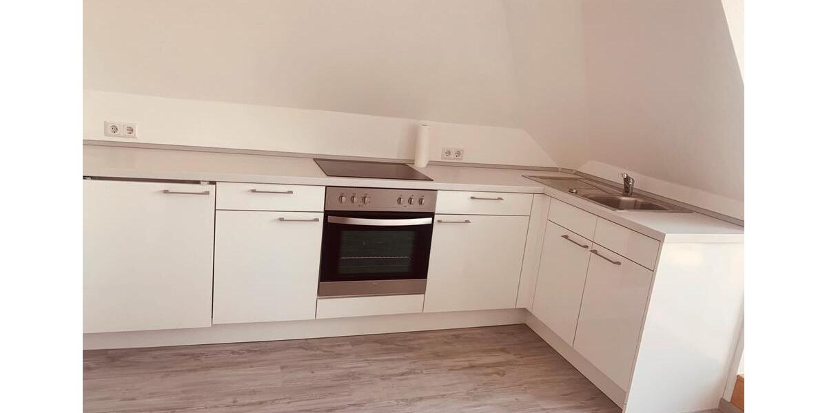 Dachgeschoßwohnung Saarbrücken Eschberg - 2 Zimmer, 61 m&sup2;, 870&euro; | Angebot:26664540