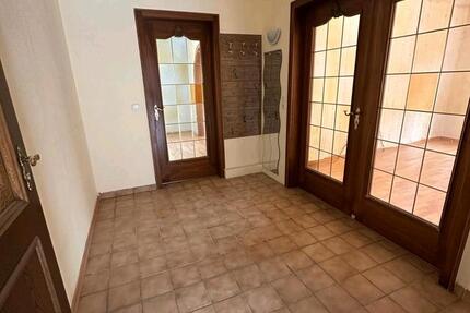 Wohnung Saarbrücken Eschberg - 3 Zimmer, 100 m&sup2;, 750&euro; | Angebot:25366214