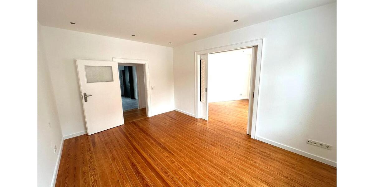 Etagenwohnung Homburg - 4 Zimmer, 130 m&sup2;, 1.250&euro; | Angebot:25867443