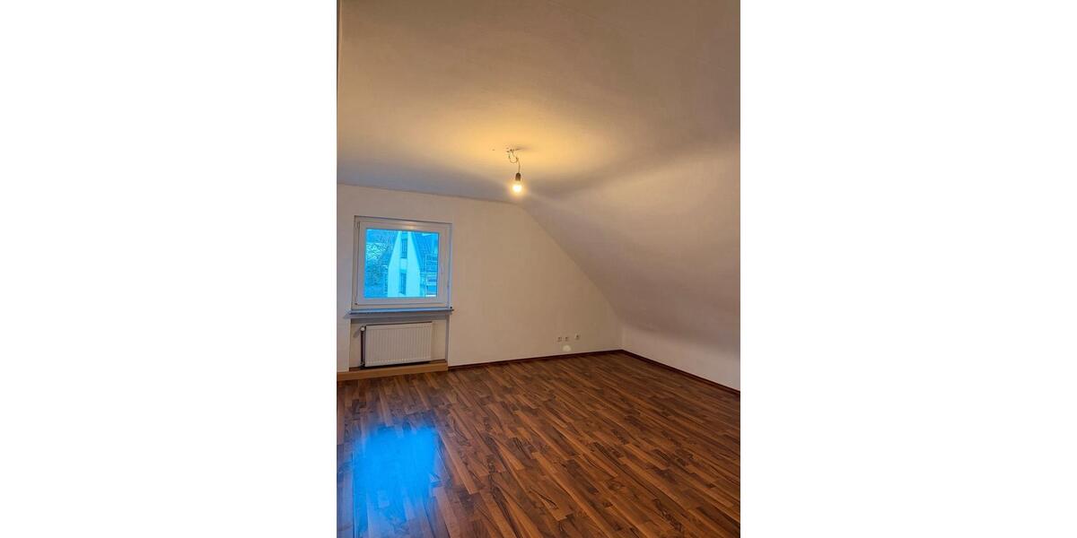 Dachgeschoßwohnung Saarbrücken Malstatt - 3 Zimmer, 100 m&sup2;, 750&euro; | Angebot:24842811