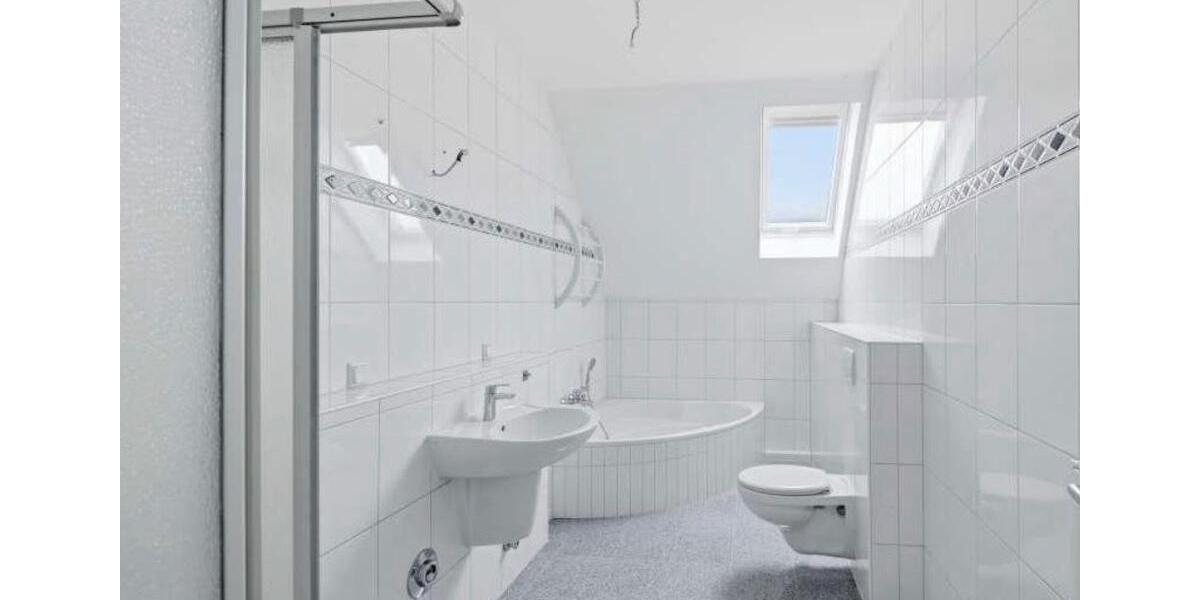 Etagenwohnung Ottweiler - 3 Zimmer, 100 m&sup2;, 970&euro; | Angebot:25572197