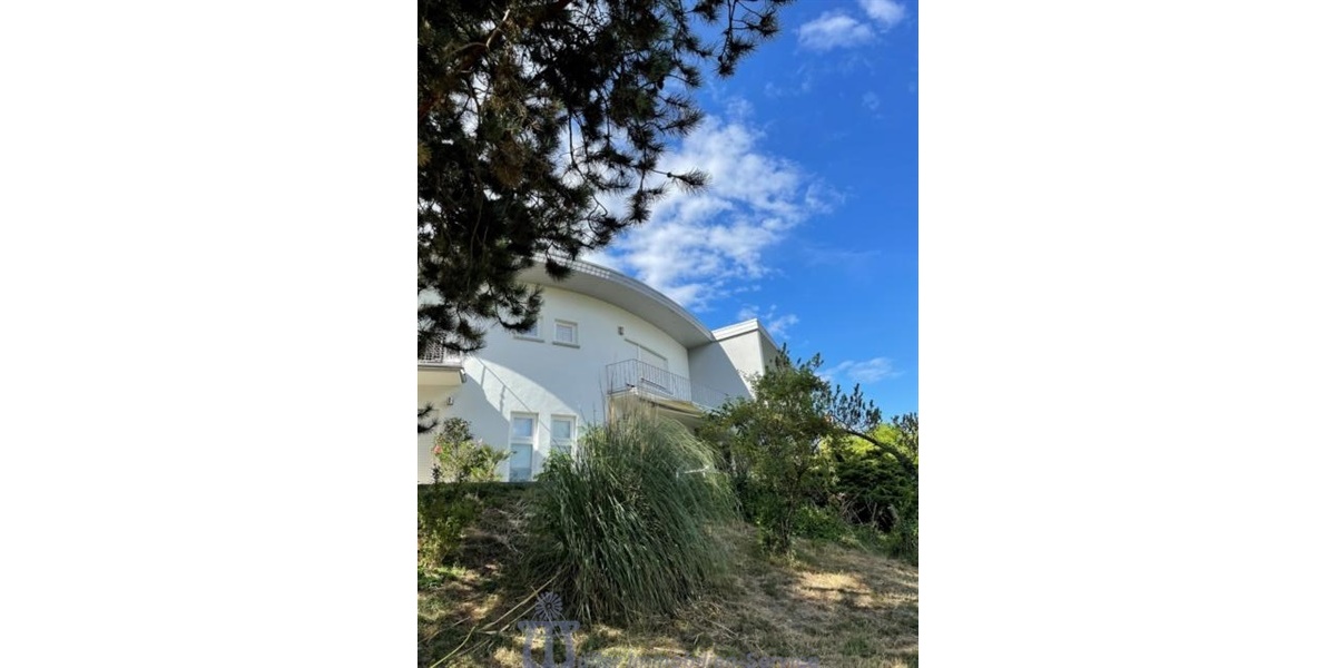 Zeitlos elegantes Villenanwesen im Bauhausstil - Villa Kleinblittersdorf | Angebot:8332845