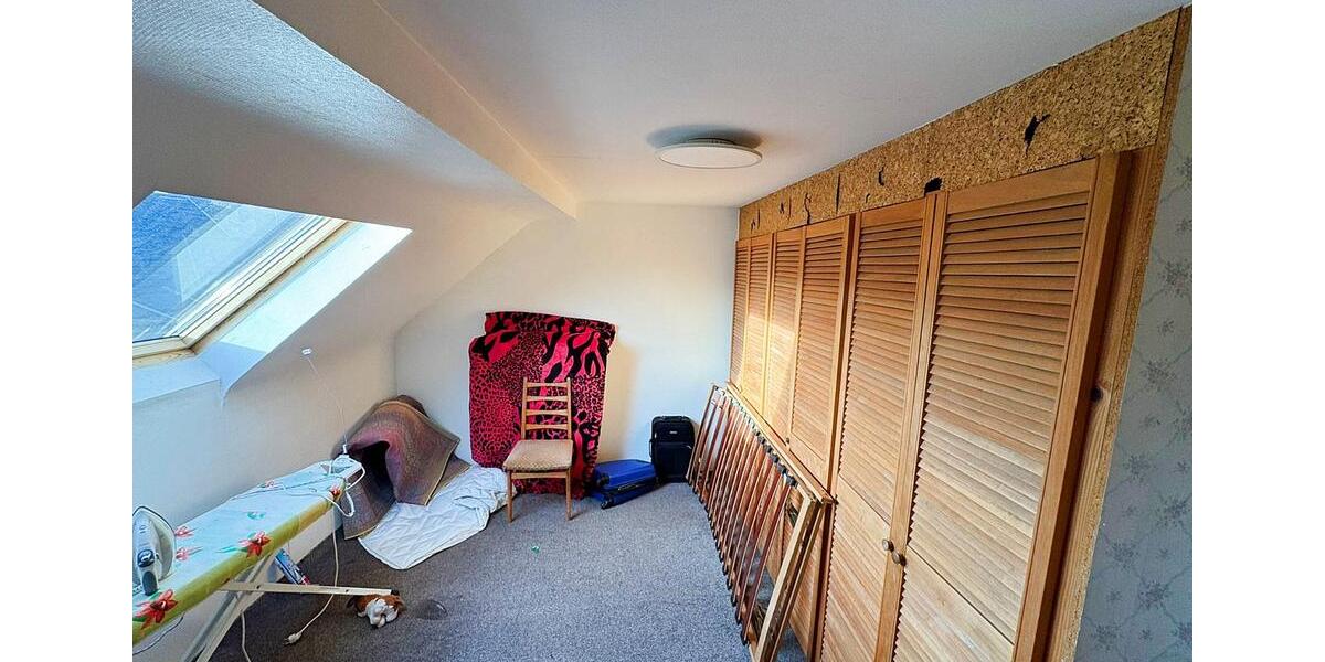 Reihenhaus Saarbrücken St. Arnual - 8 Zimmer, 170 m&sup2;, 319.000&euro; | Angebot:25403151