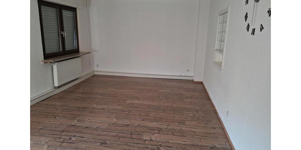 Etagenwohnung Völklingen - 3 Zimmer, 90 m&sup2;, 870&euro; | Angebot:25856538