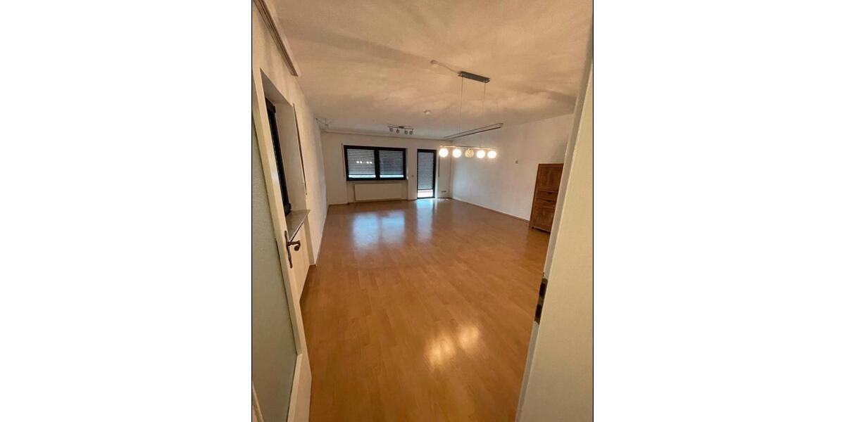 Dachgeschoßwohnung Quierschied - 3 Zimmer, 110 m&sup2;, 850&euro; | Angebot:26211912