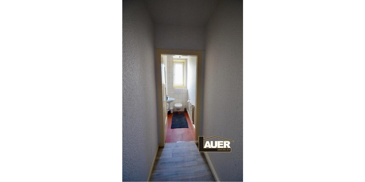 Etagenwohnung Saarbrücken West - 4 Zimmer, 100 m&sup2;, 750&euro; | Angebot:26686734