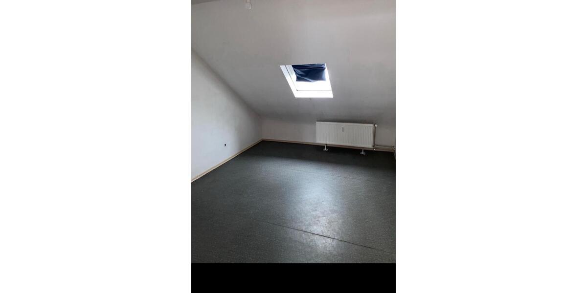 Dachgeschoßwohnung Quierschied - 1 Zimmer, 120 m&sup2;, 480&euro; | Angebot:26480101