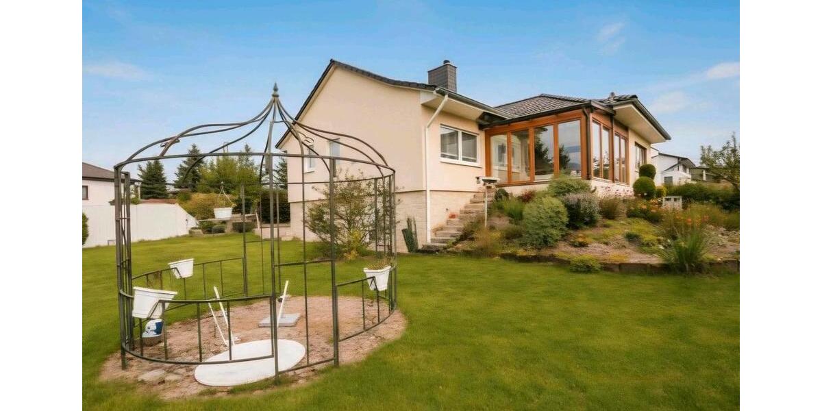 Einfamilienhaus Homburg - 7 Zimmer, 196 m&sup2;, 350.000&euro; | Angebot:24981735